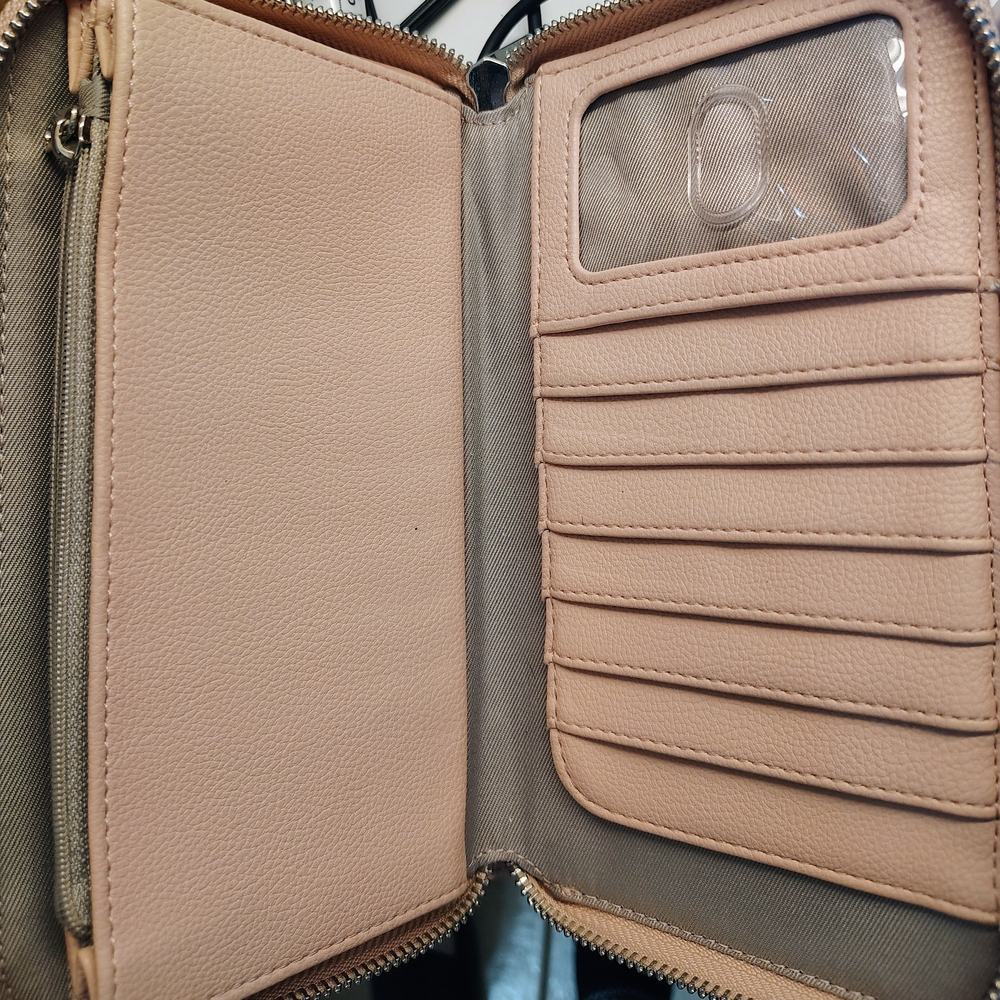 thirty-one Pale Pink Wristlet Clutch with Strap - Picture 2 of 3